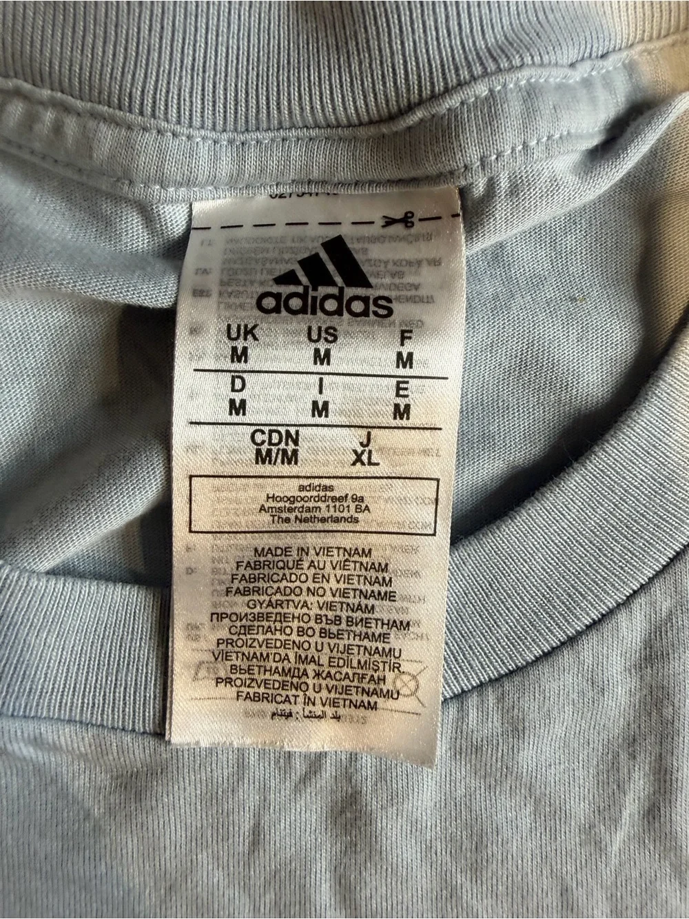 Adidas Men’s M Light Blue T-Shirt Small Logo Short Sleeve Crew Neck